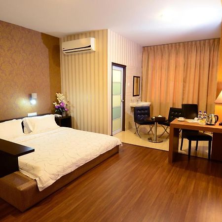 Hotel Tebrau Ct Johor Bahru Exterior photo