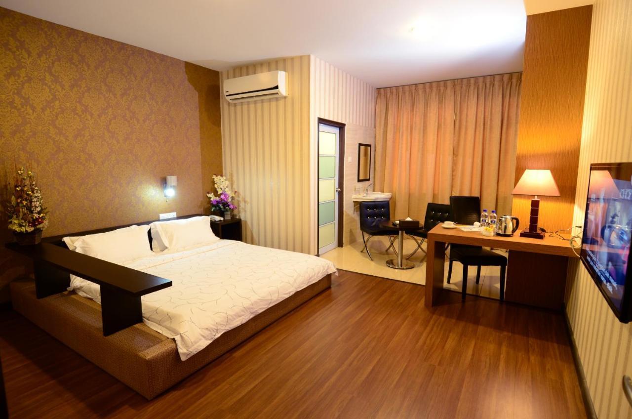 Hotel Tebrau Ct Johor Bahru Exterior photo