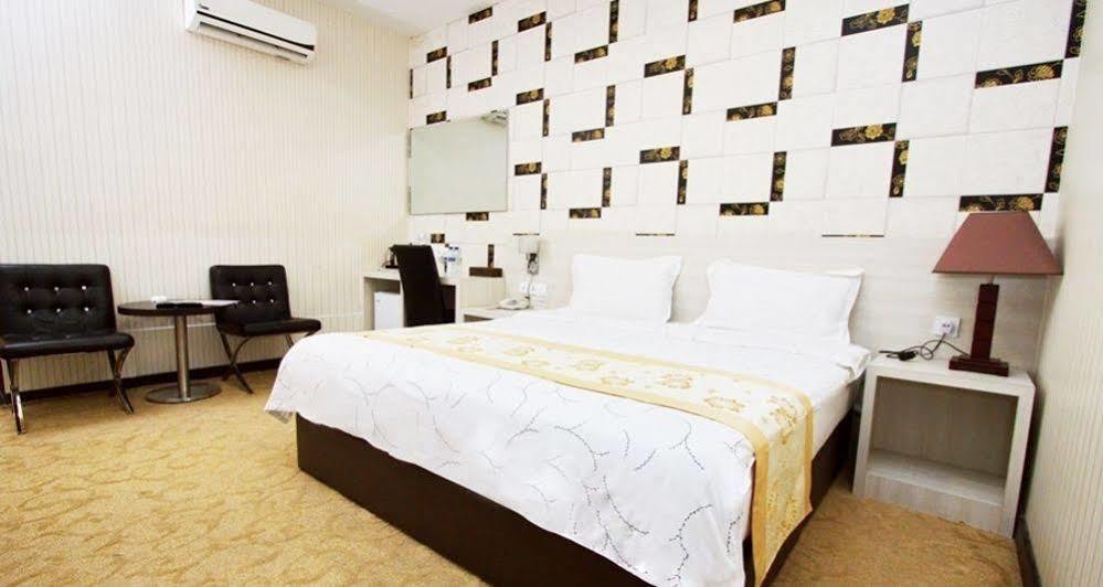 Hotel Tebrau Ct Johor Bahru Exterior photo