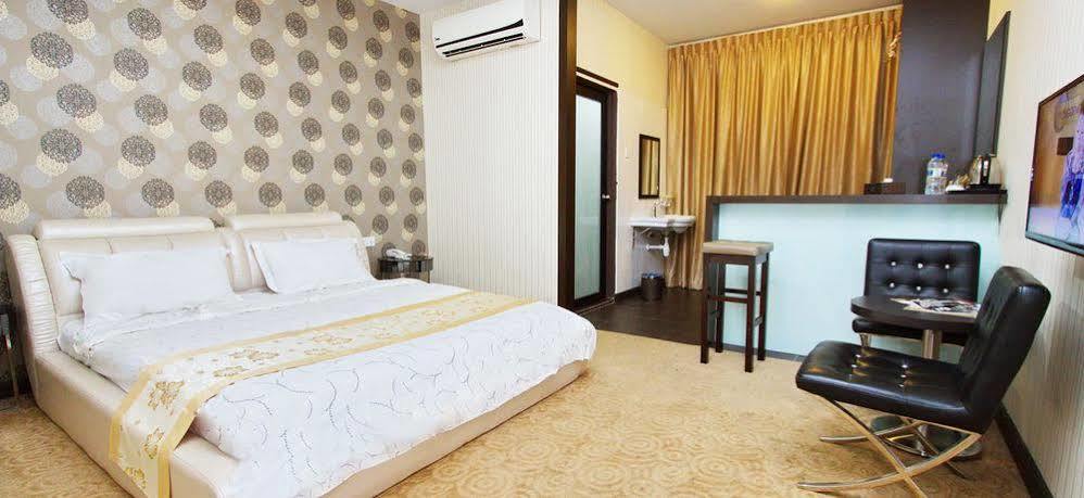 Hotel Tebrau Ct Johor Bahru Exterior photo